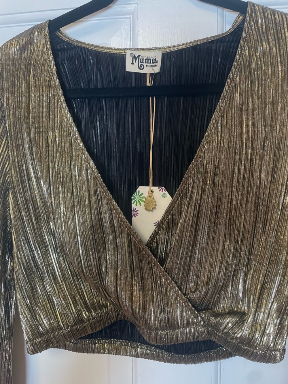 Show Me Your Mumu Donovan Crop Top in gold. - Picture 4 of 8